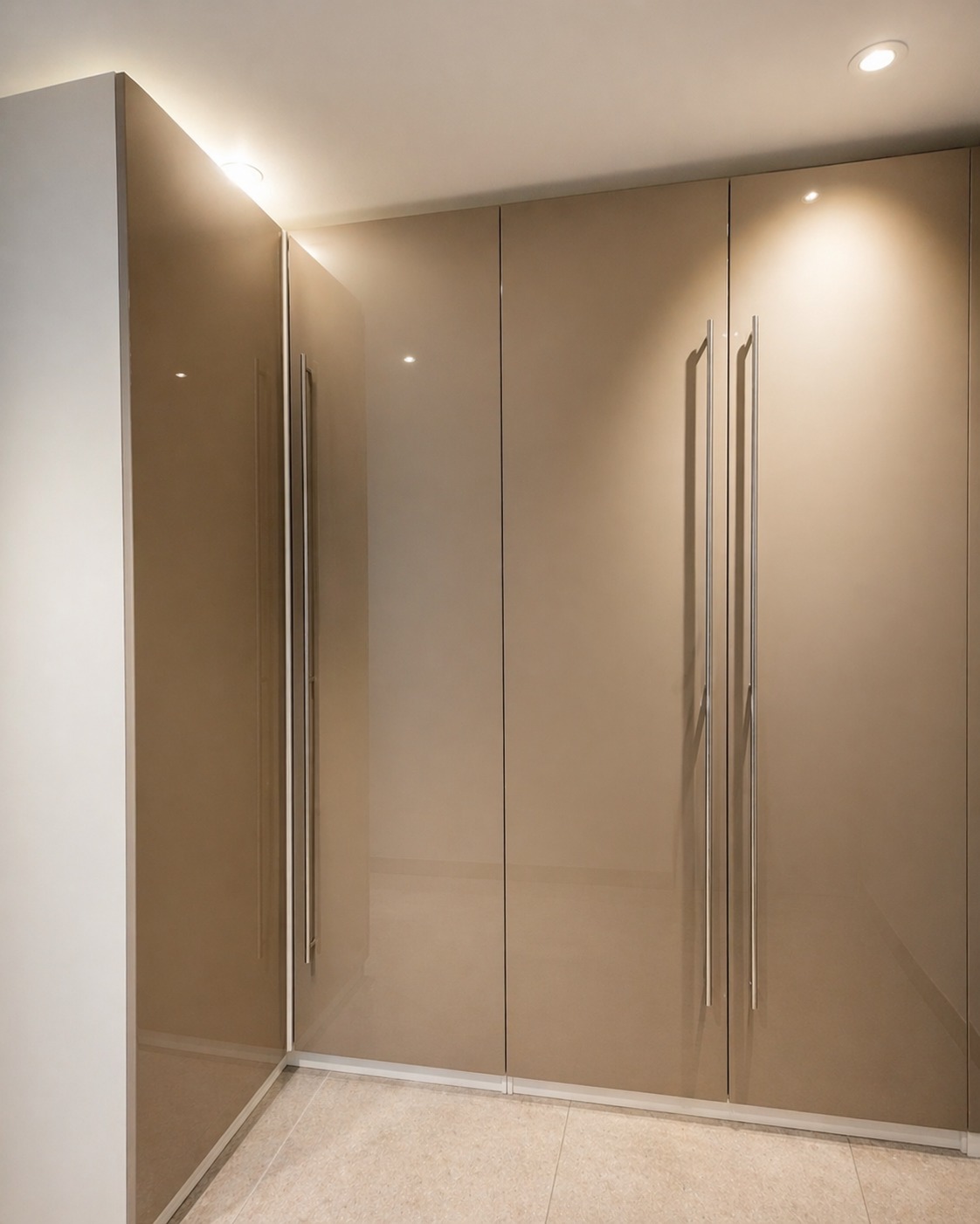 Shaker-Stil Einbauschrank weiß